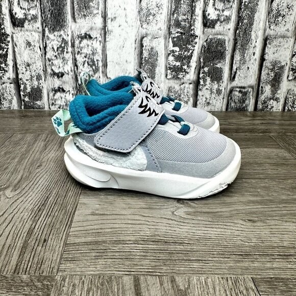 Nike Team Hustle 10 Lil Wolf Gray/White Infant size 4c - Picture 2 of 9